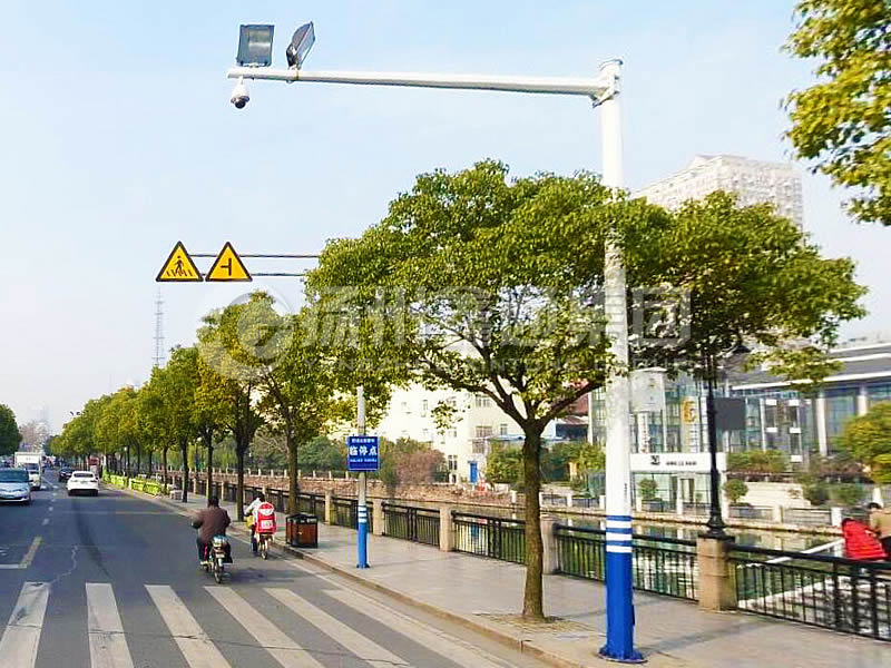 DJG-018，電子警察桿，治安監(jiān)控桿