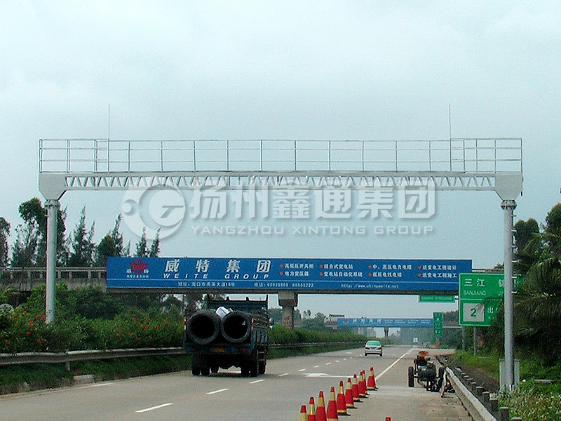 LMJ-010，情報(bào)板龍門架