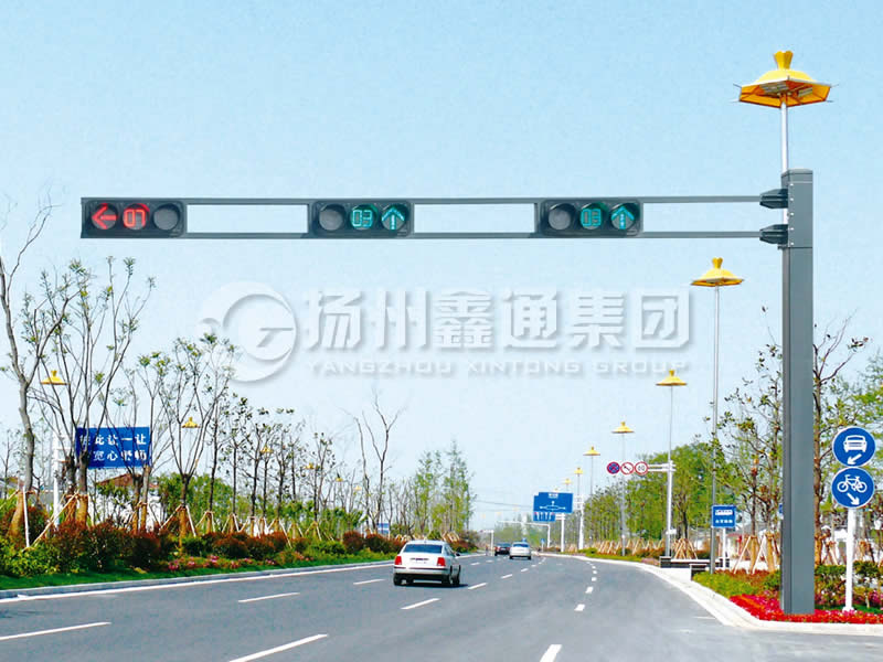 XHDG-014，雙橫臂信號(hào)燈桿