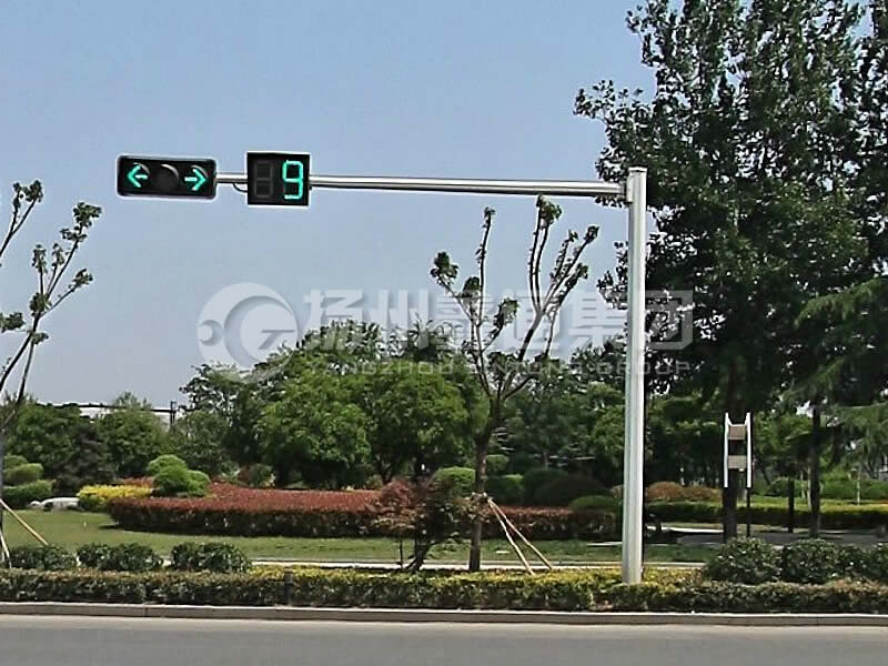 XHDG-035，L型八棱信號(hào)燈桿，丁字路口