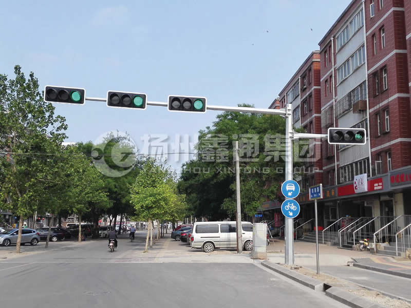 XHDG-043，八棱雙臂信號(hào)燈桿